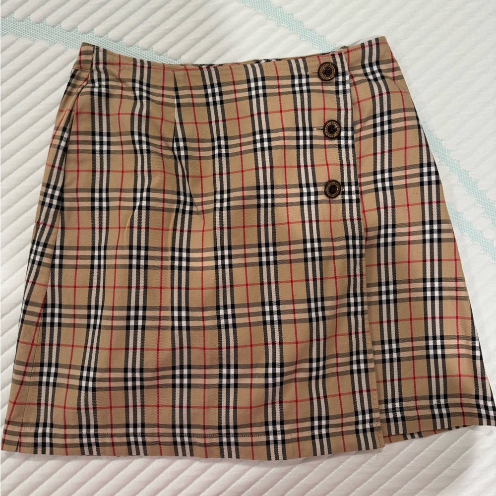BURBERRY SKIRT size 160A